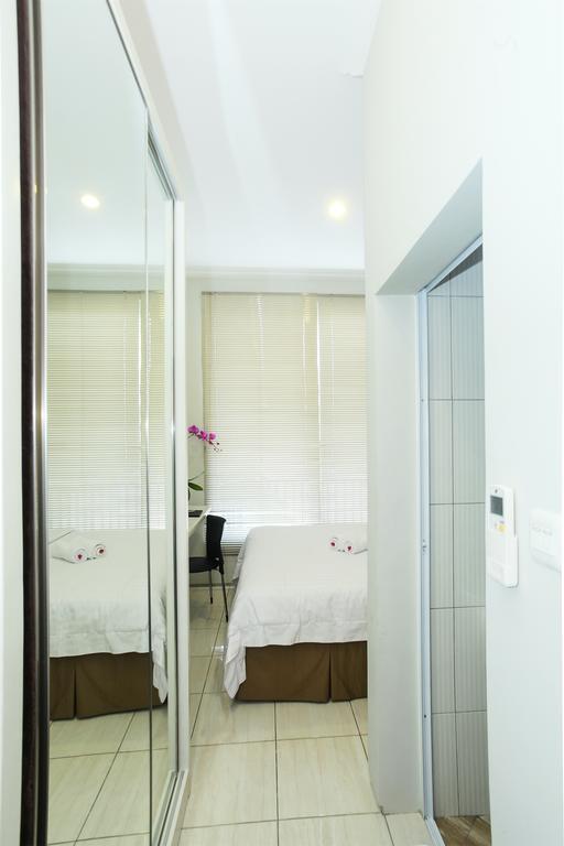 Topaz Residence Jakarta Buitenkant foto