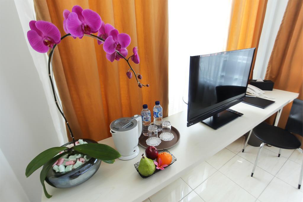 Topaz Residence Jakarta Buitenkant foto