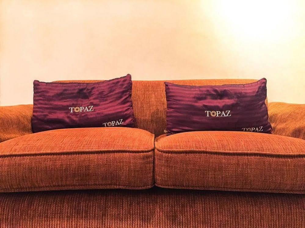 Topaz Residence Jakarta Buitenkant foto